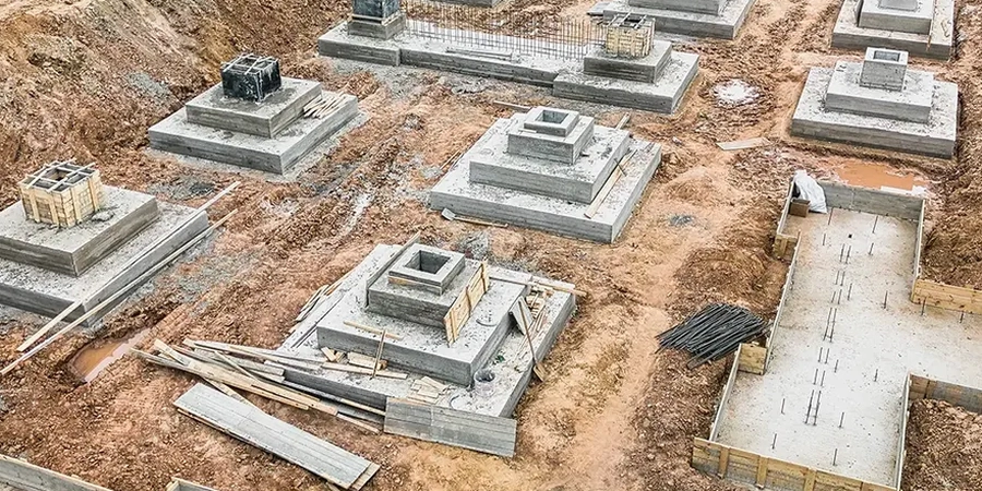 Diseño de Fundaciones en Pilotes en Alto Hospicio: Geotecnia para Suelos Salinos